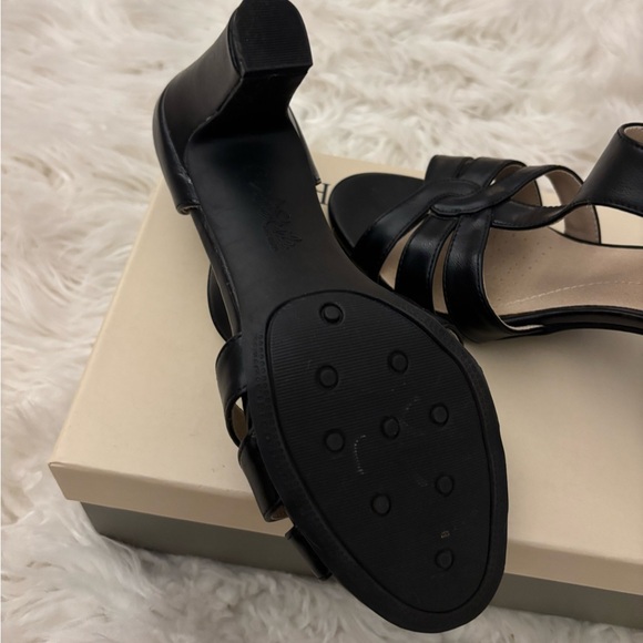 Life stride black strappy candles soft system brand new - Picture 3 of 3